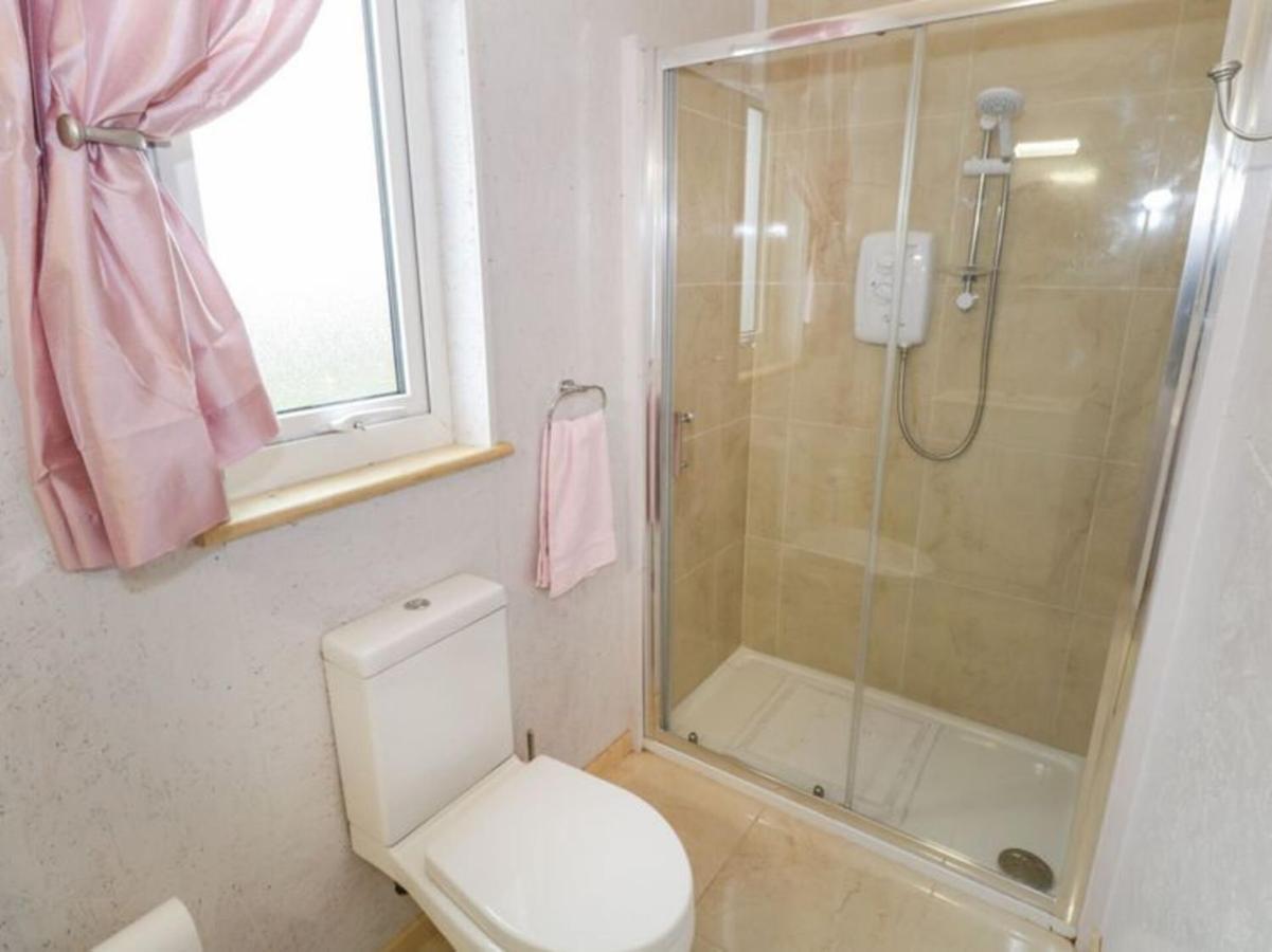 The Beautiful Lazy Llama Shepherd Hut Farm Stay Ballyshannon Esterno foto