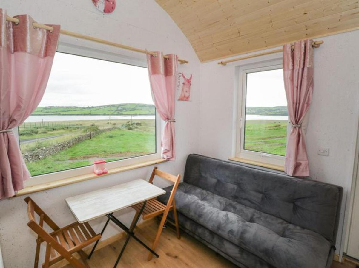 The Beautiful Lazy Llama Shepherd Hut Farm Stay Ballyshannon Esterno foto